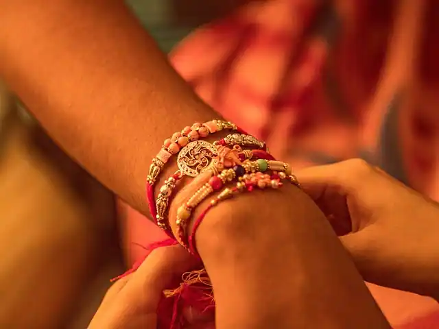 Raksha bandhan 2025: रक्षाबंधन क्यों मनाया जाता है? जानिए इस बार कब मनाया जाएगा रक्षाबंधन…